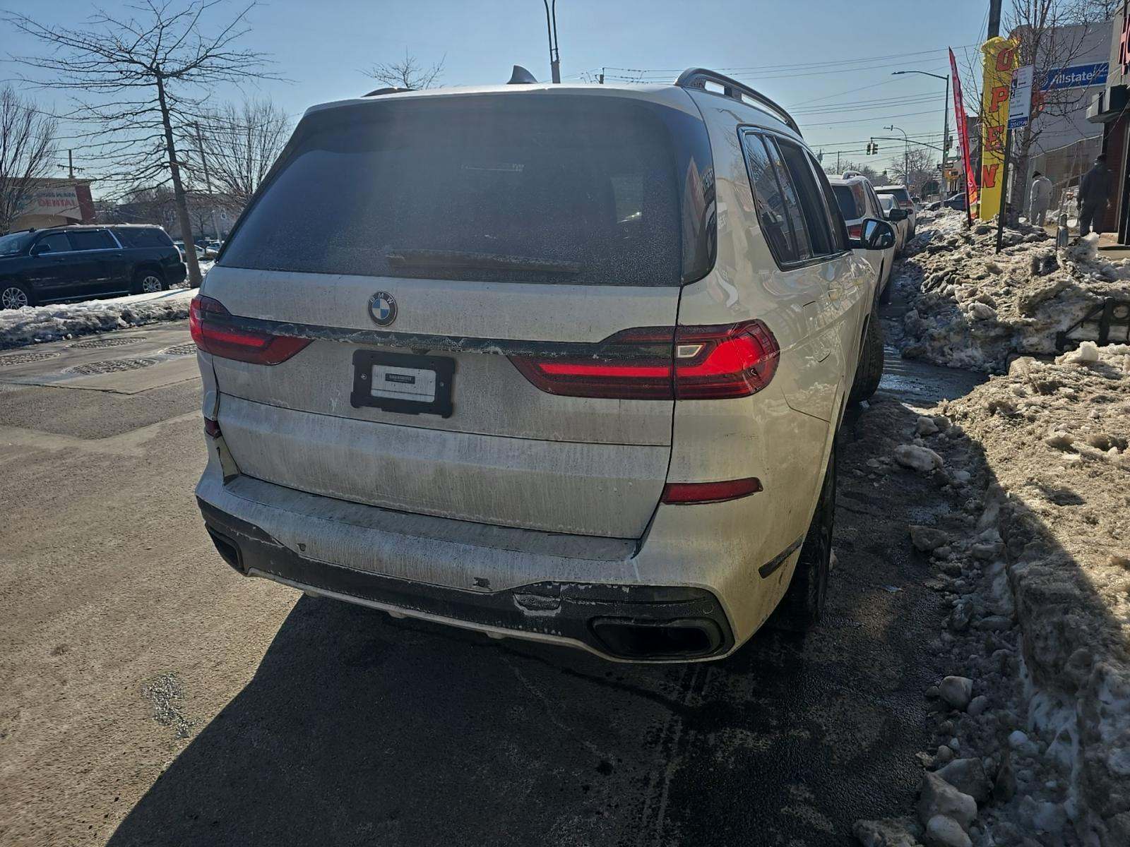 2021 BMW X7 M50i AWD