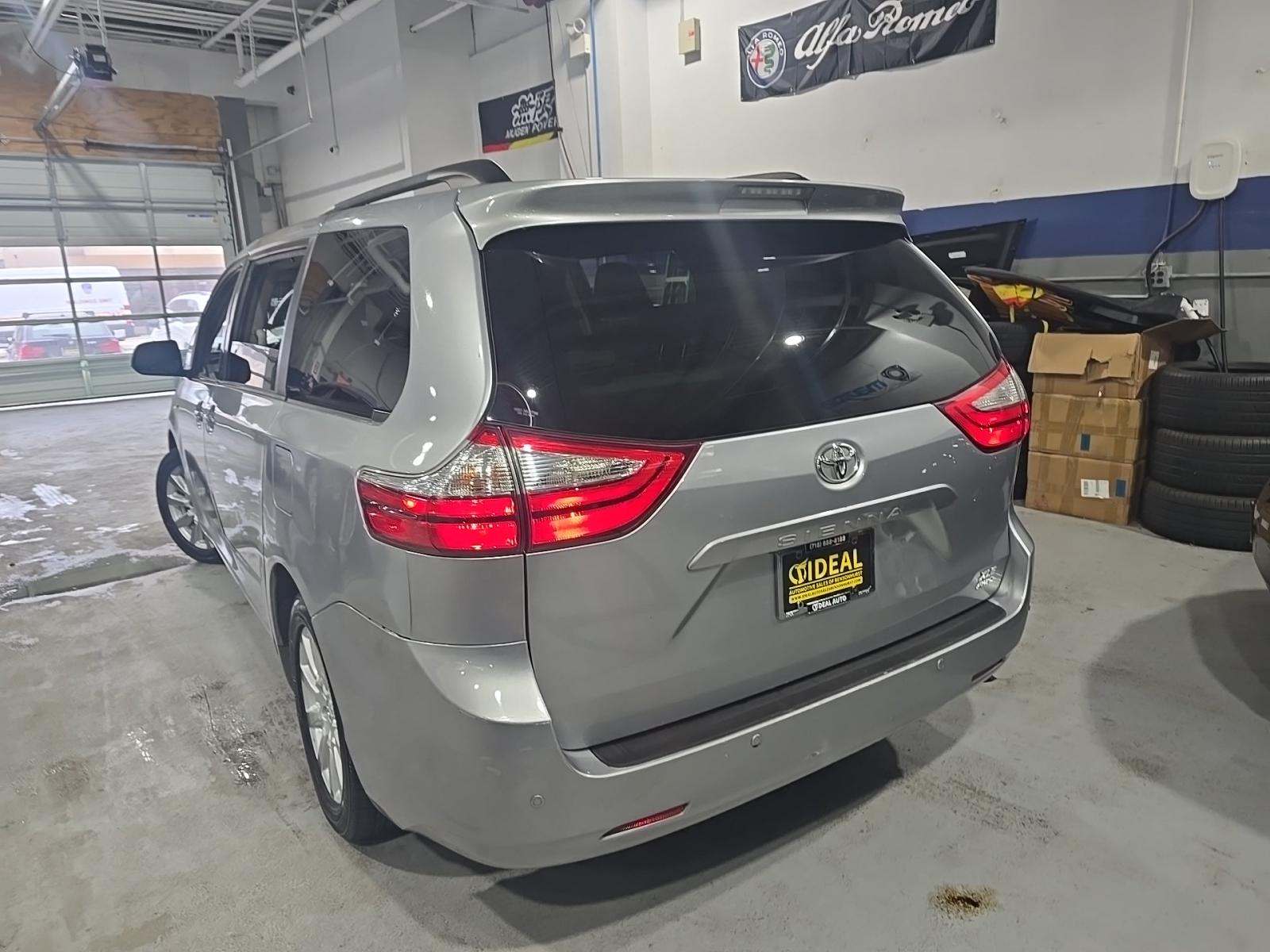 2017 Toyota Sienna XLE AWD
