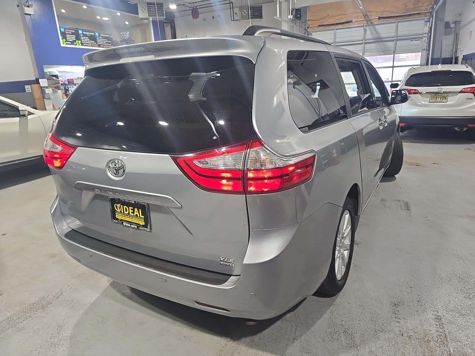 2017 Toyota Sienna XLE AWD