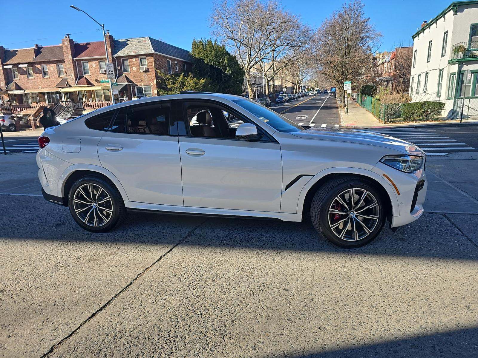 2023 BMW X6 M50i AWD