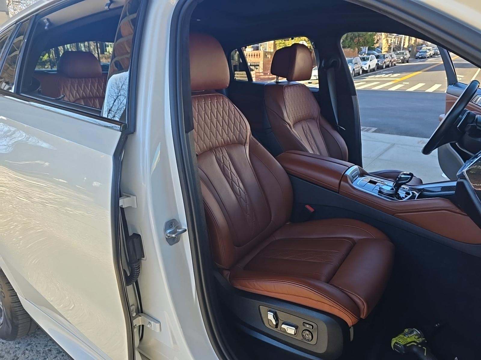 2023 BMW X6 M50i AWD