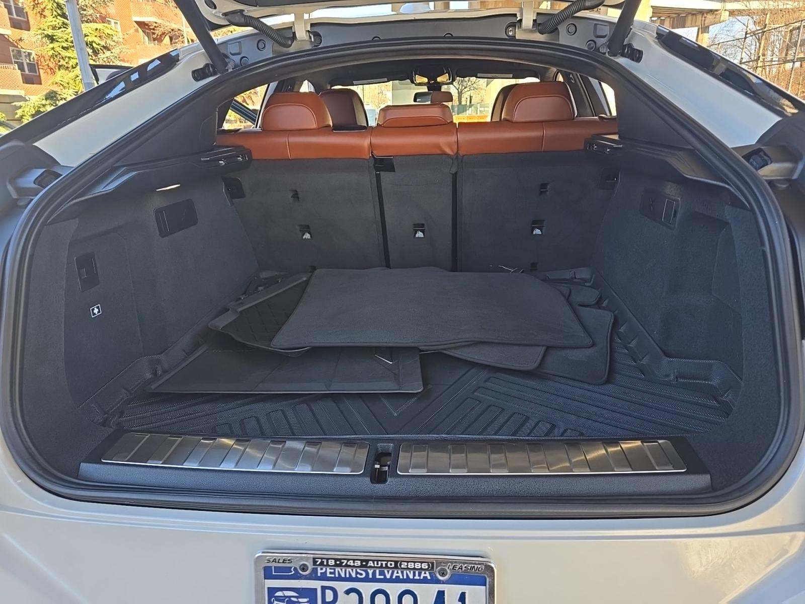 2023 BMW X6 M50i AWD