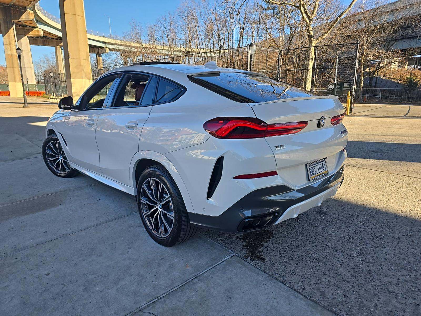 2023 BMW X6 M50i AWD