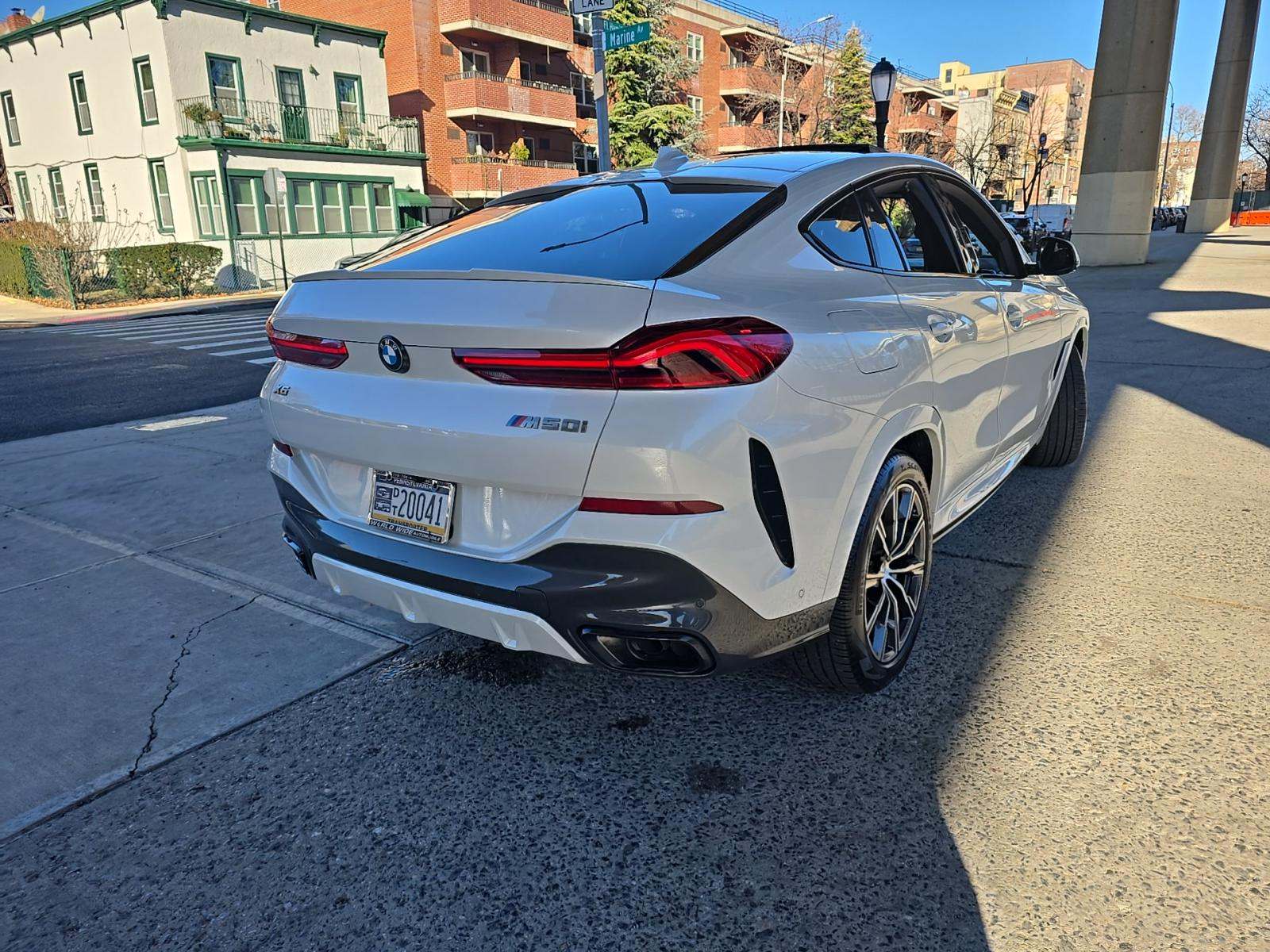 2023 BMW X6 M50i AWD