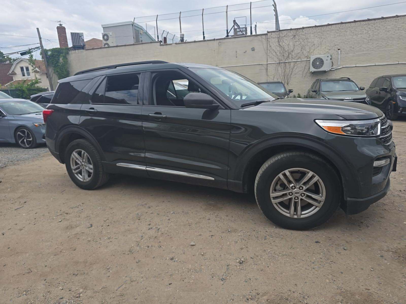 FORD EXPLORER - 4