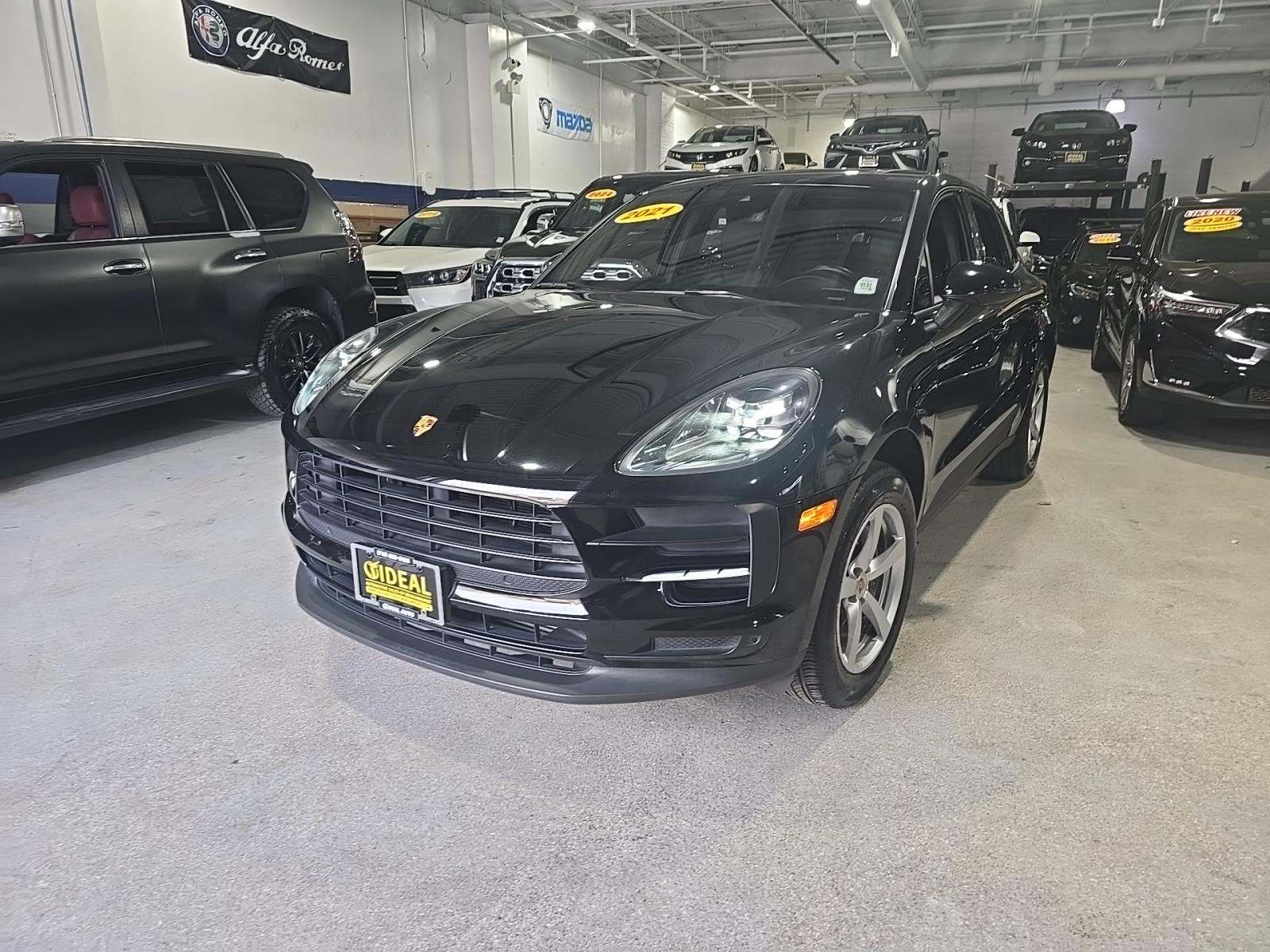 2021 Porsche Macan Base AWD