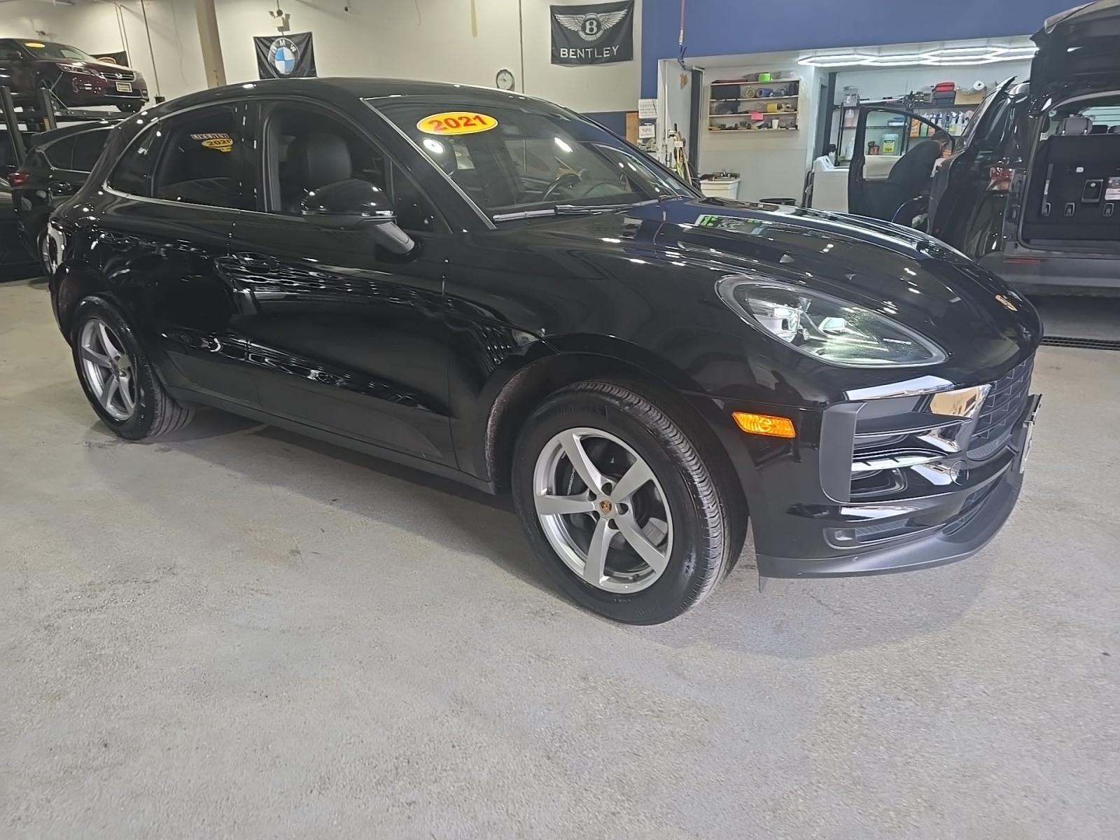 2021 Porsche Macan Base AWD