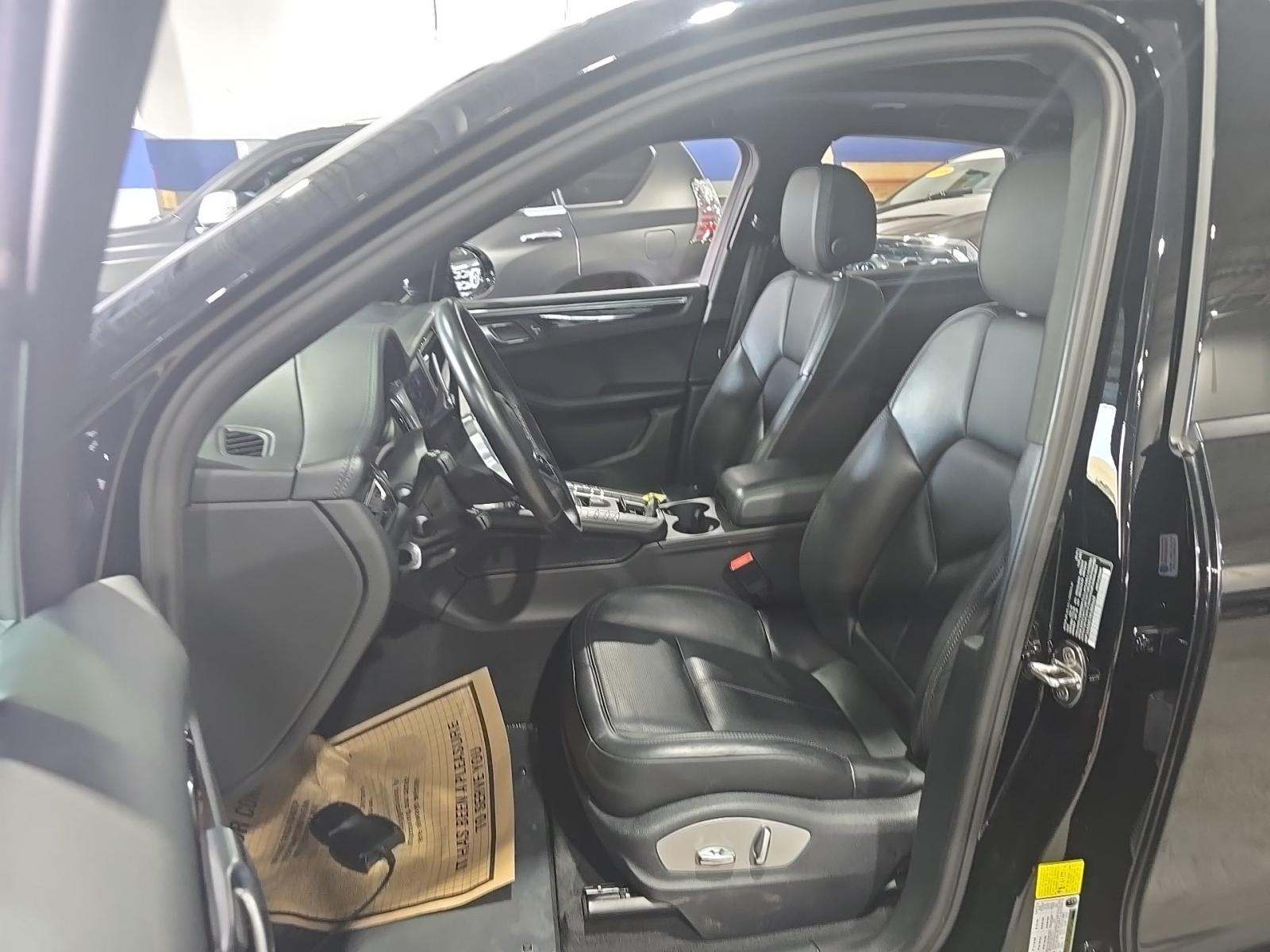 2021 Porsche Macan Base AWD