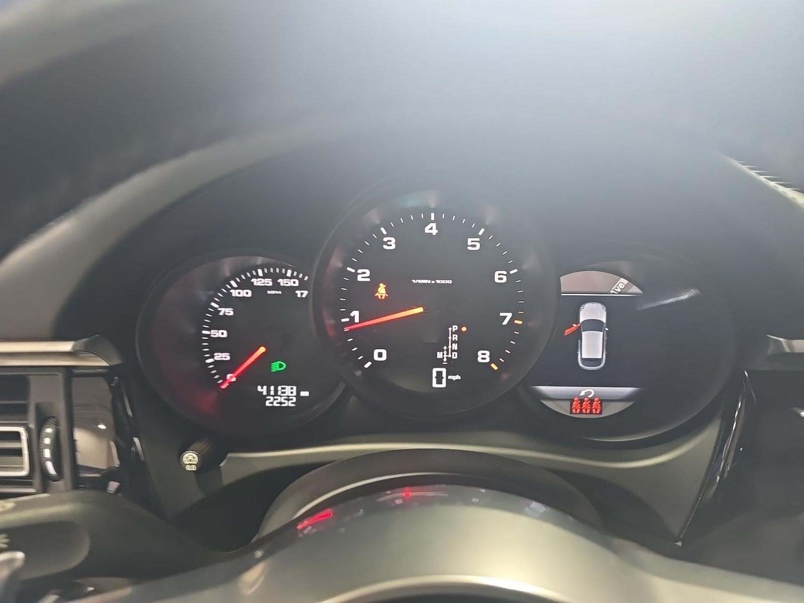 2021 Porsche Macan Base AWD