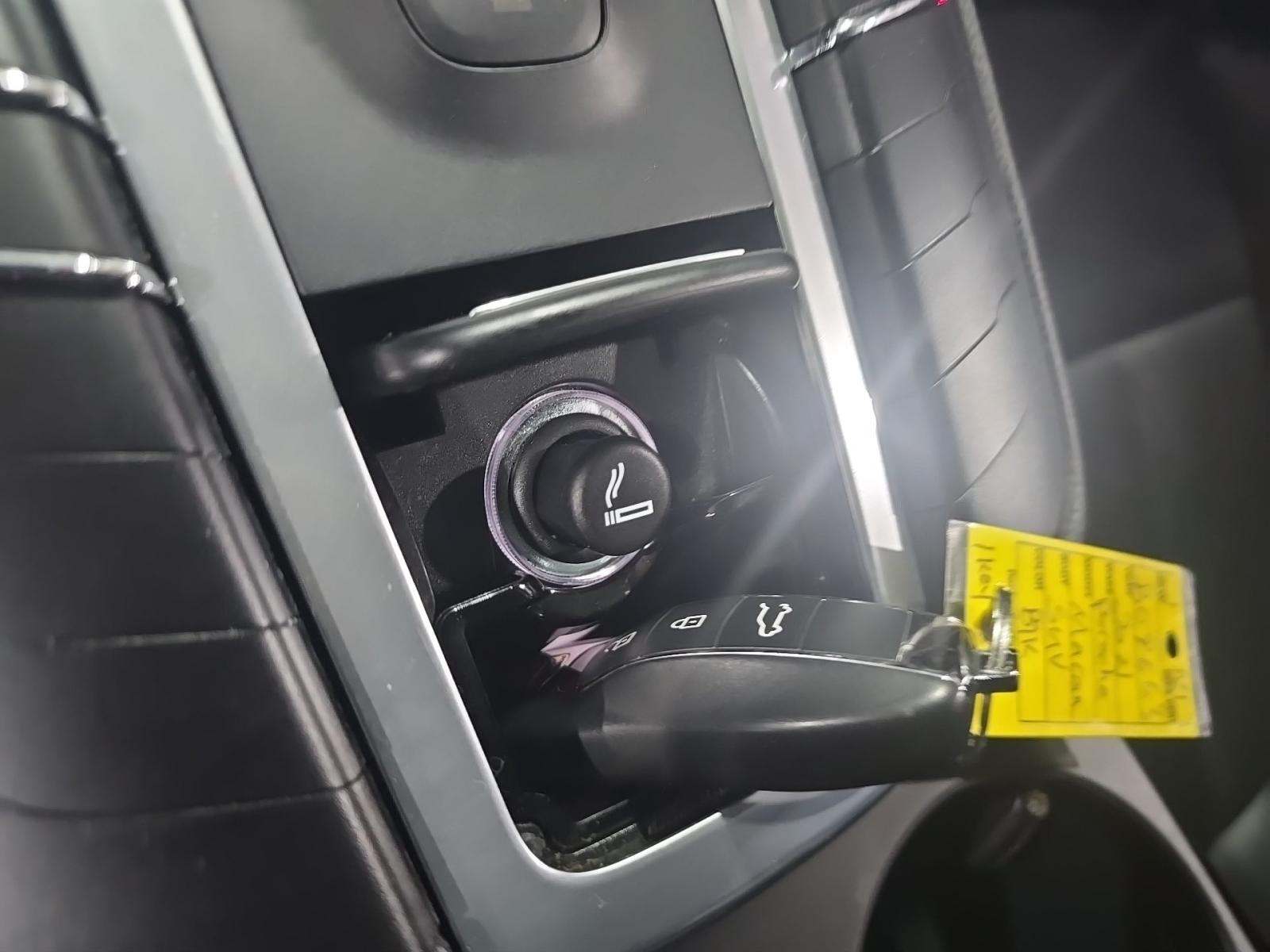 2021 Porsche Macan Base AWD