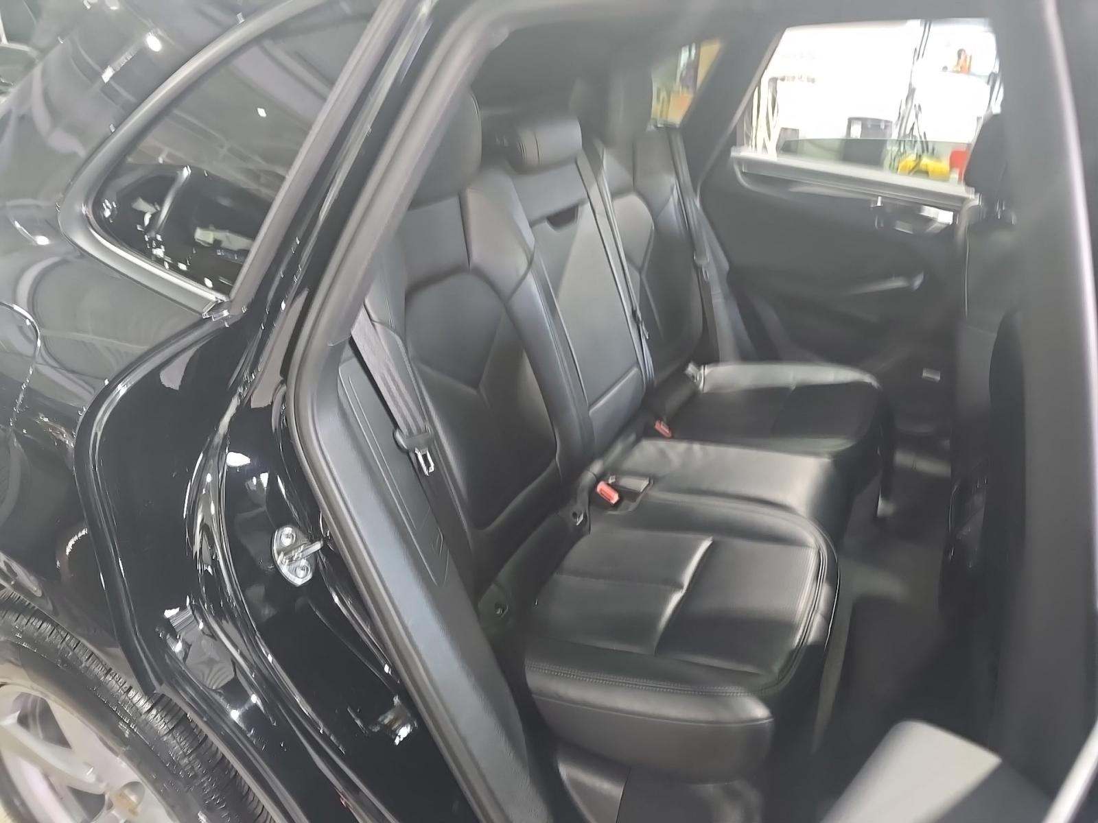 2021 Porsche Macan Base AWD