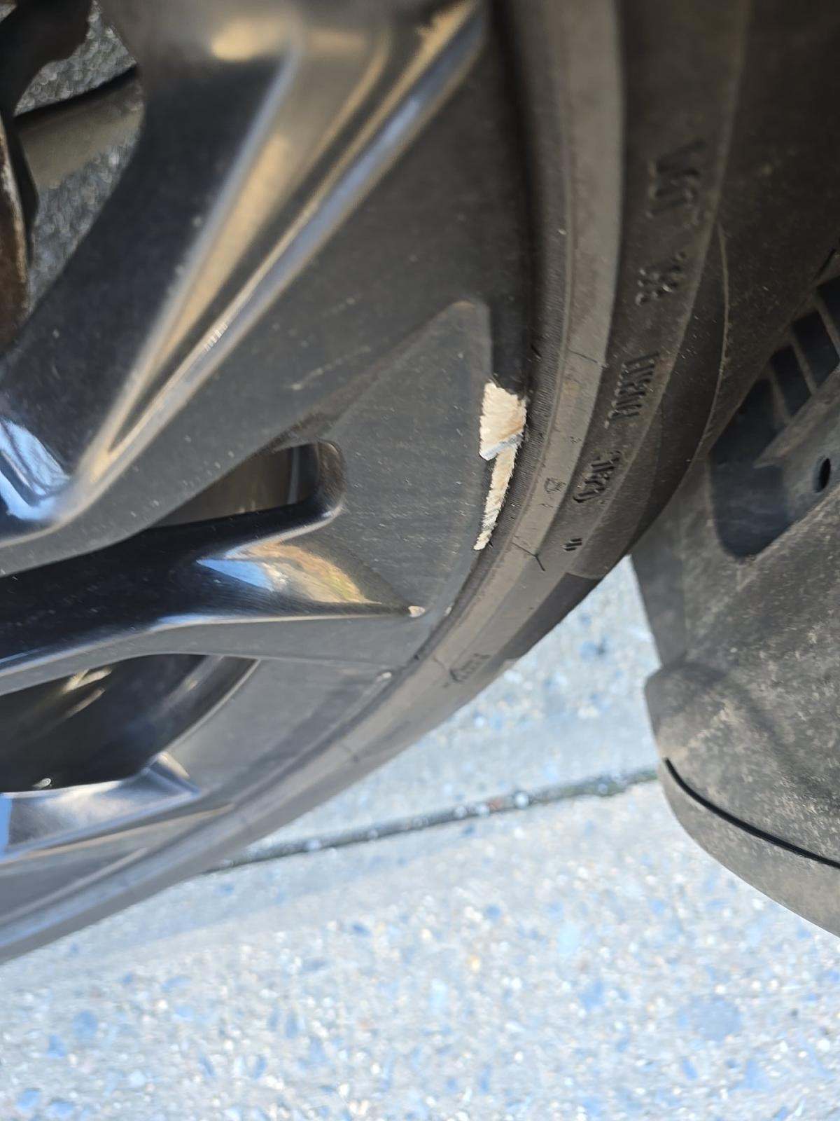 2020 BMW X6 xDrive40i AWD