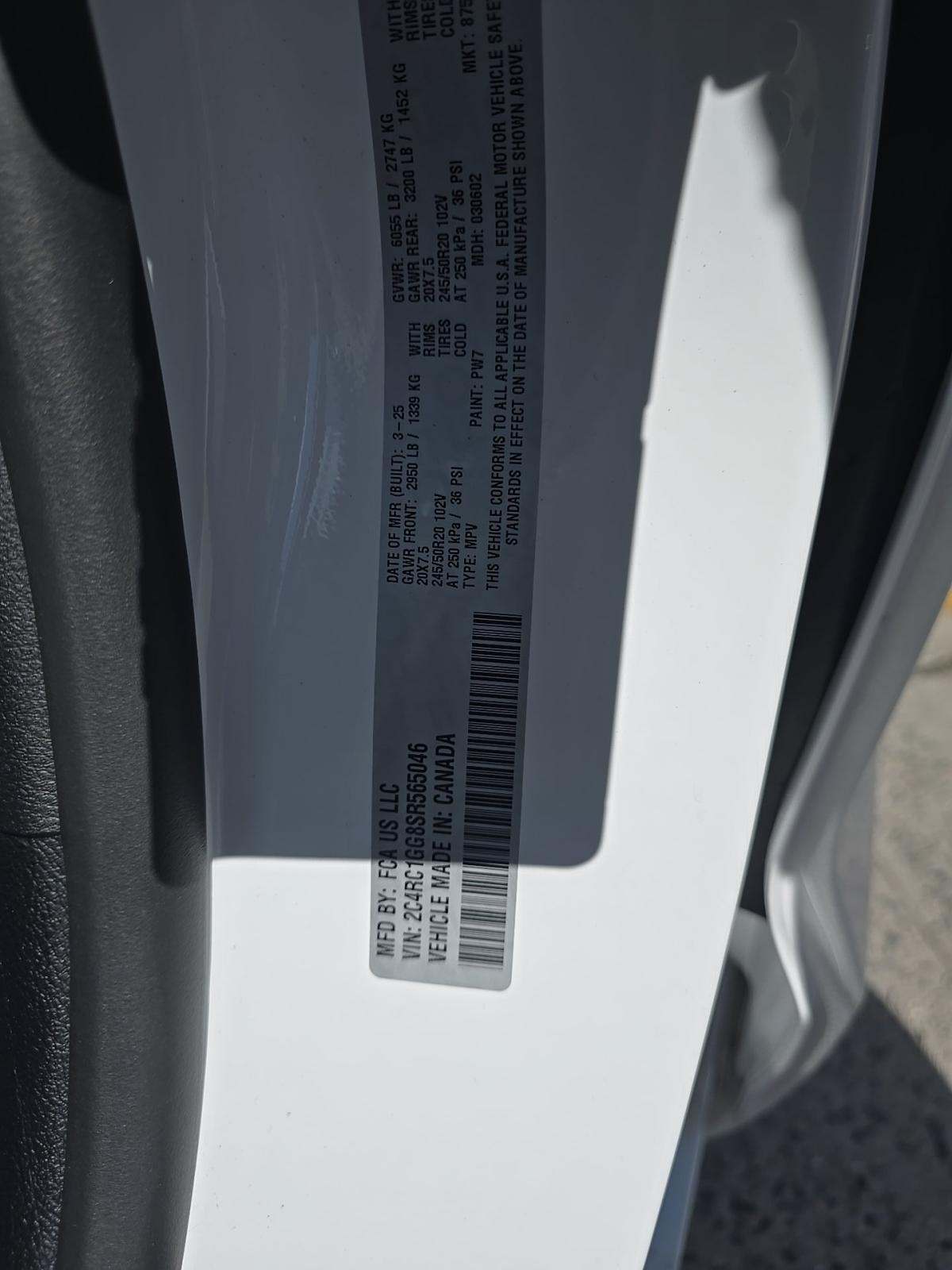 2025 Chrysler Pacifica Limited FWD