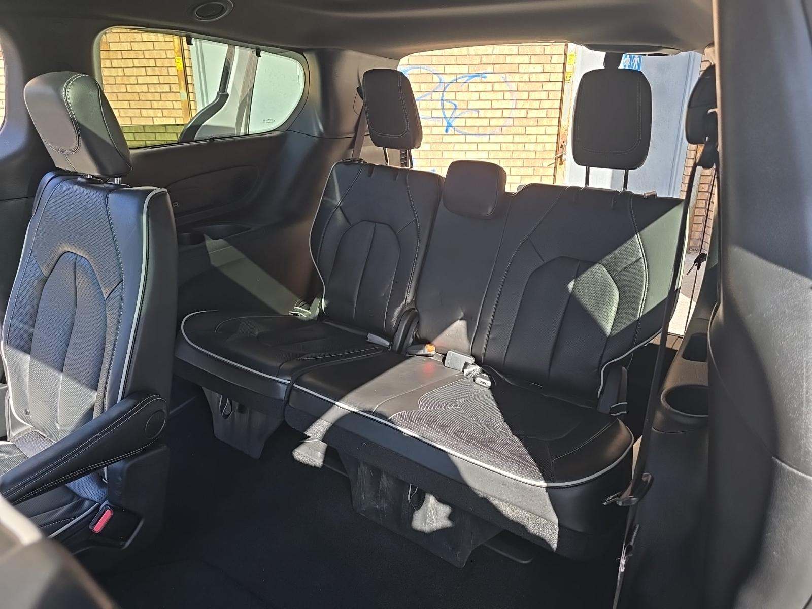 2025 Chrysler Pacifica Limited FWD