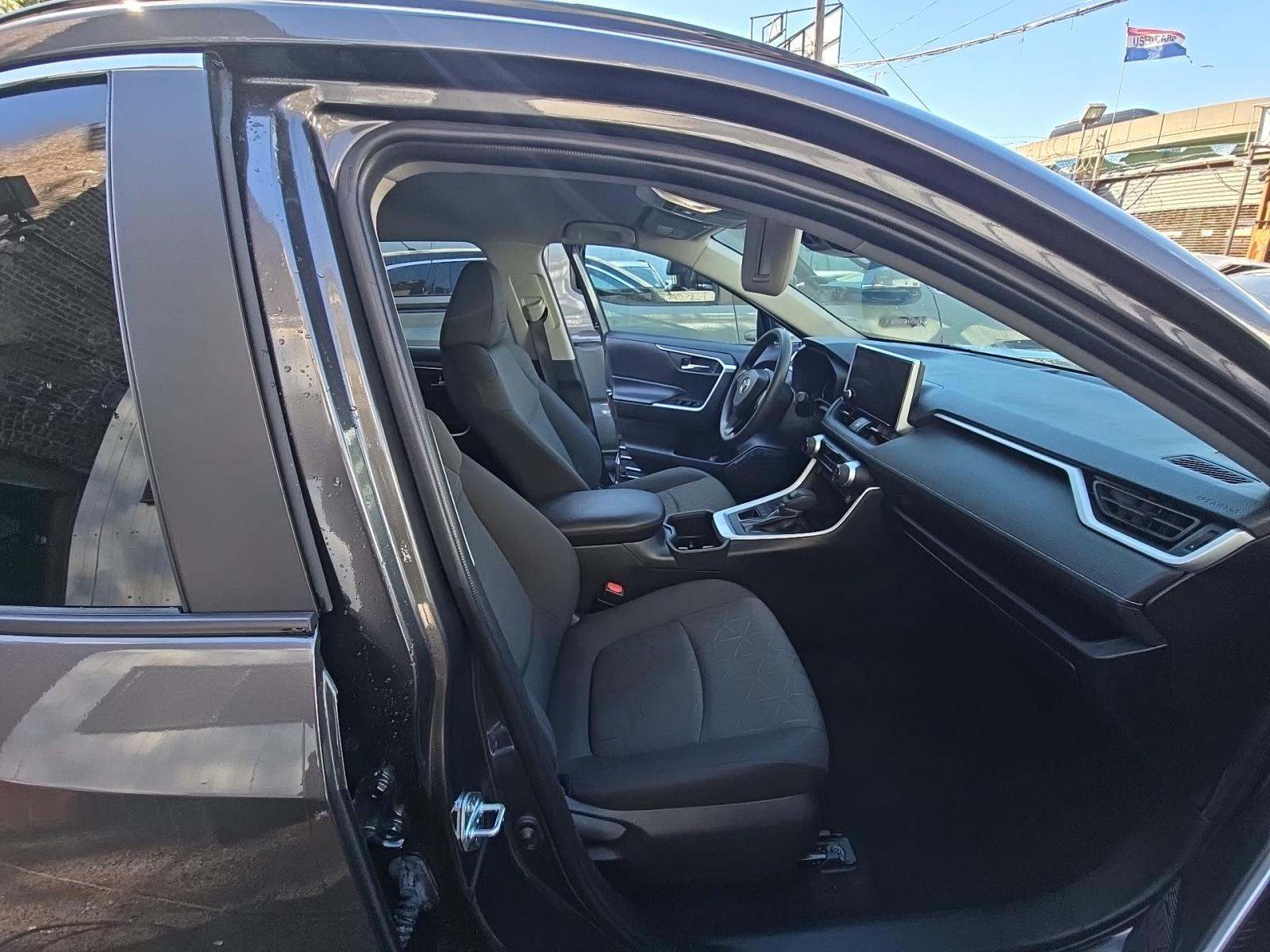 2024 Toyota RAV4 XLE AWD