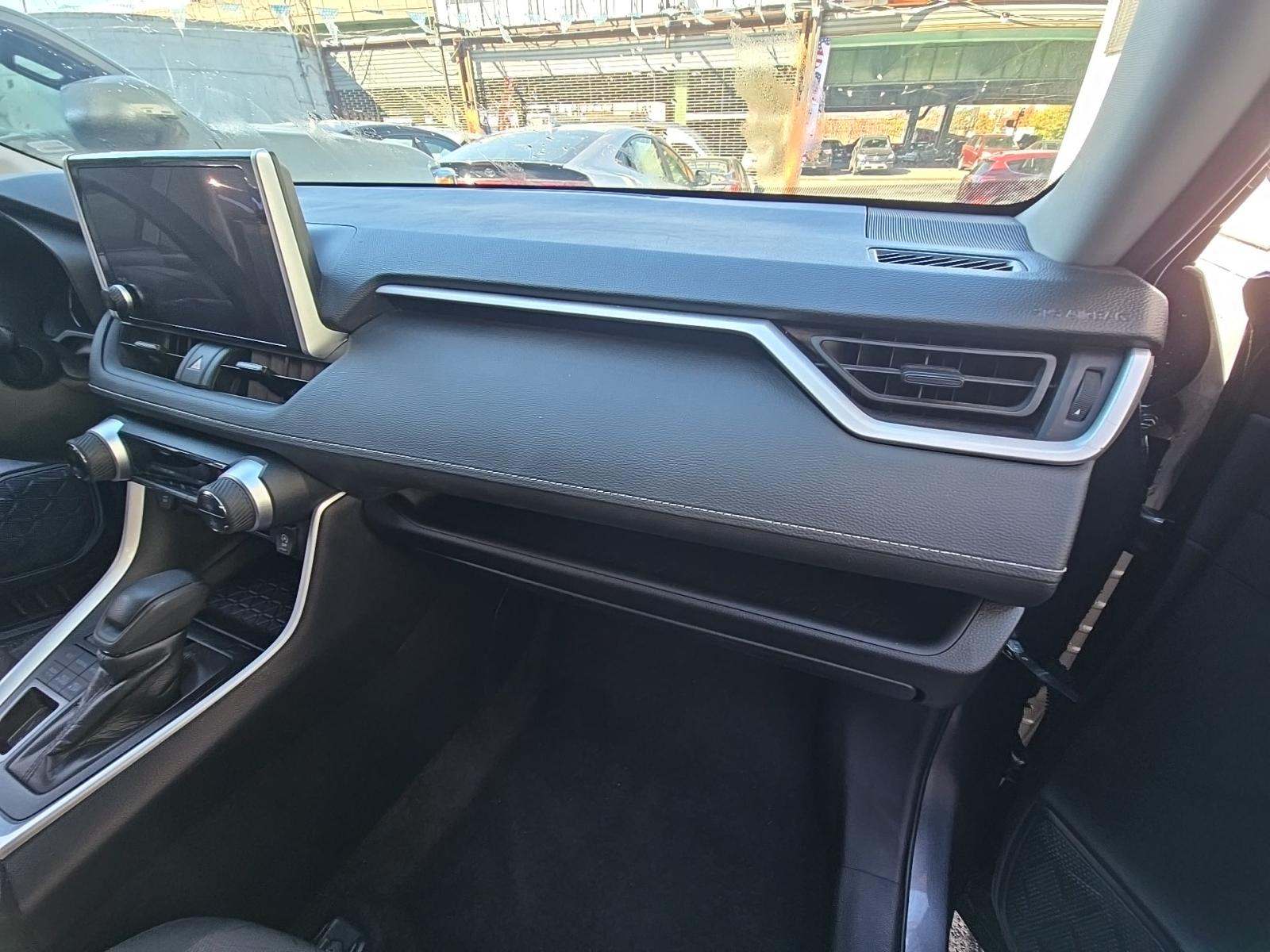 2024 Toyota RAV4 XLE AWD