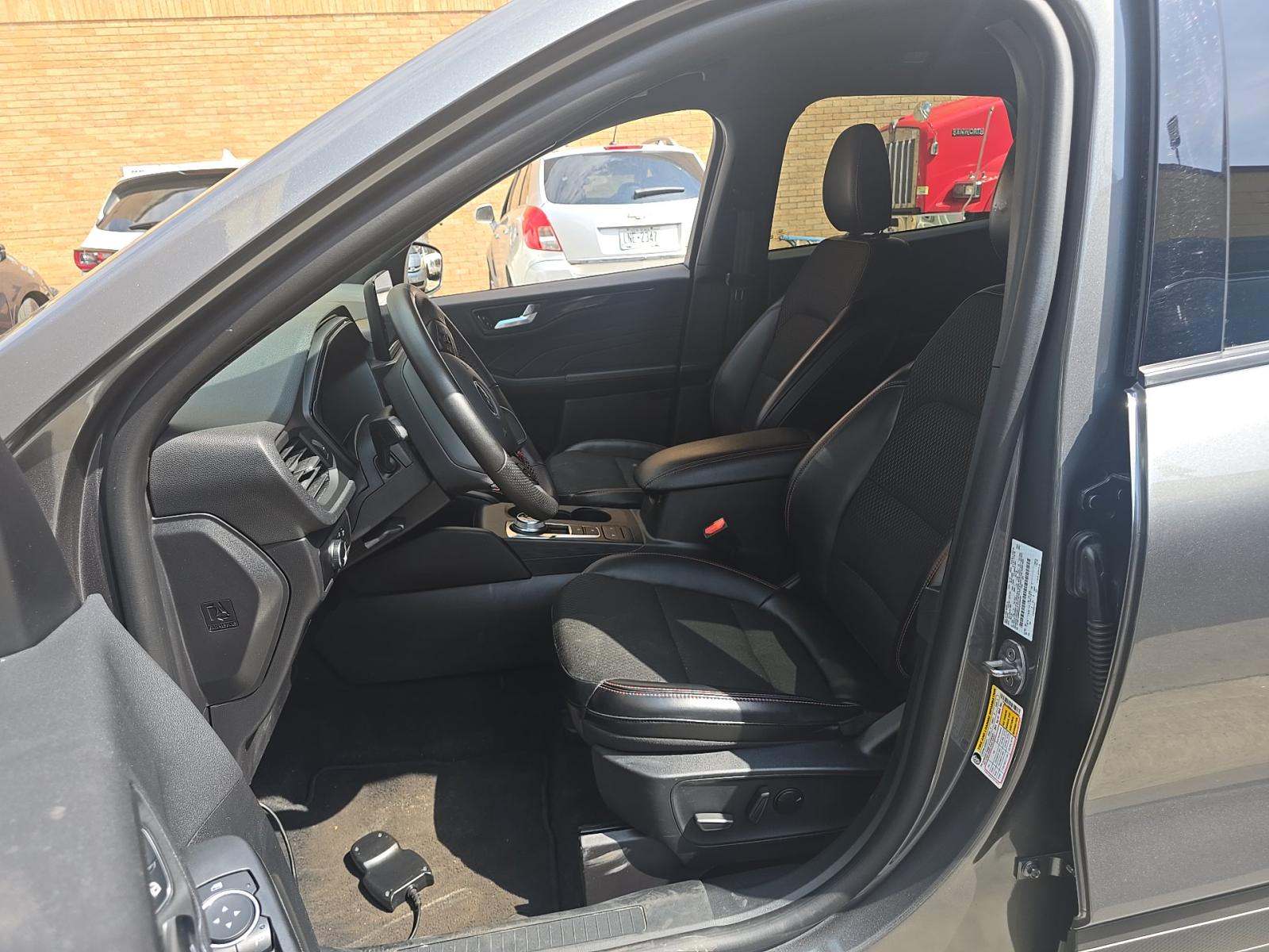 2025 Ford Escape ST-Line FWD