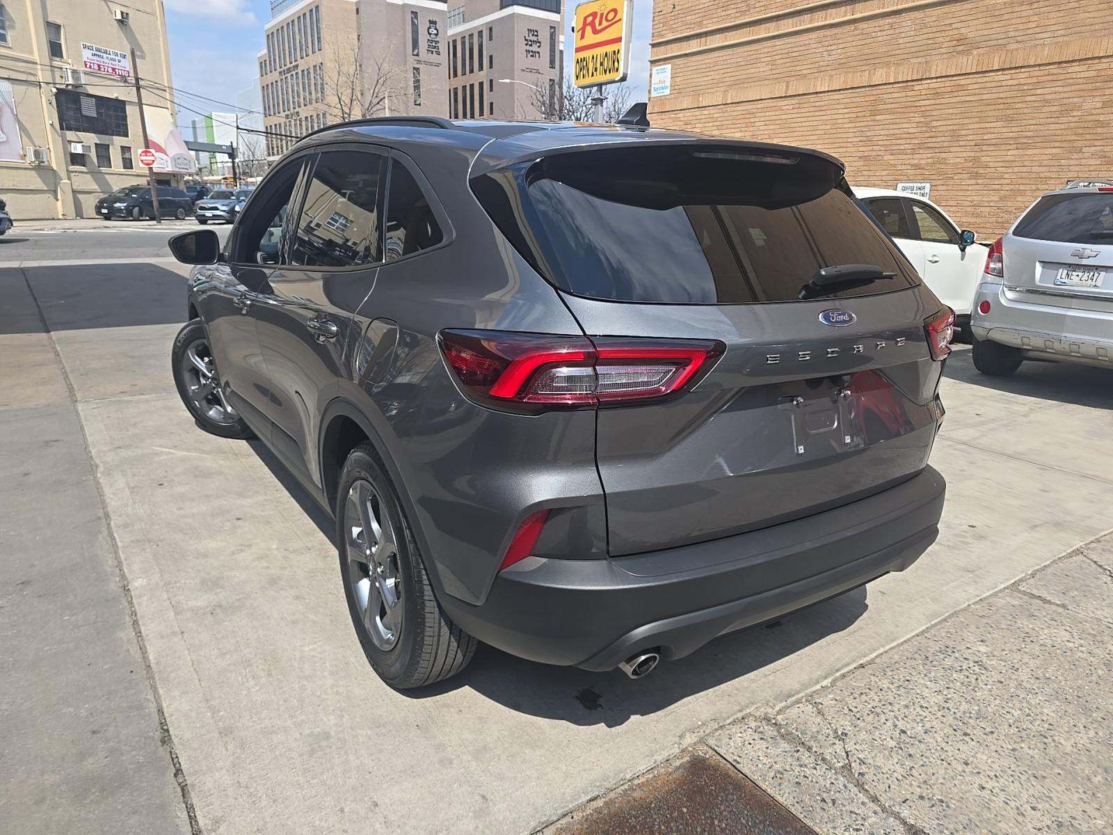 2025 Ford Escape ST-Line FWD