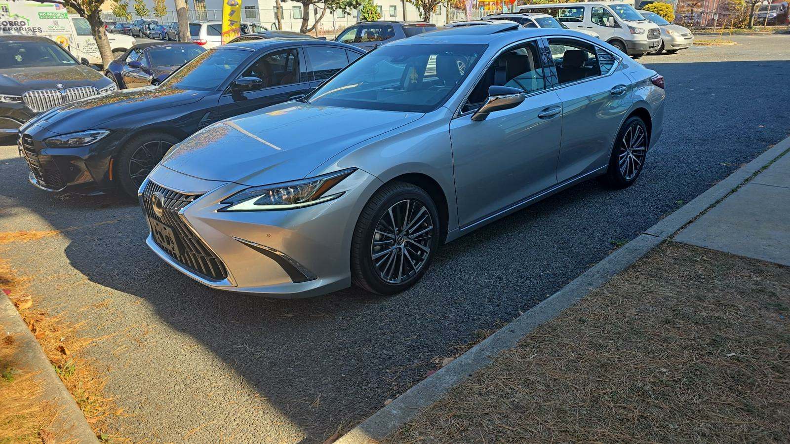 2024 Lexus ES 250