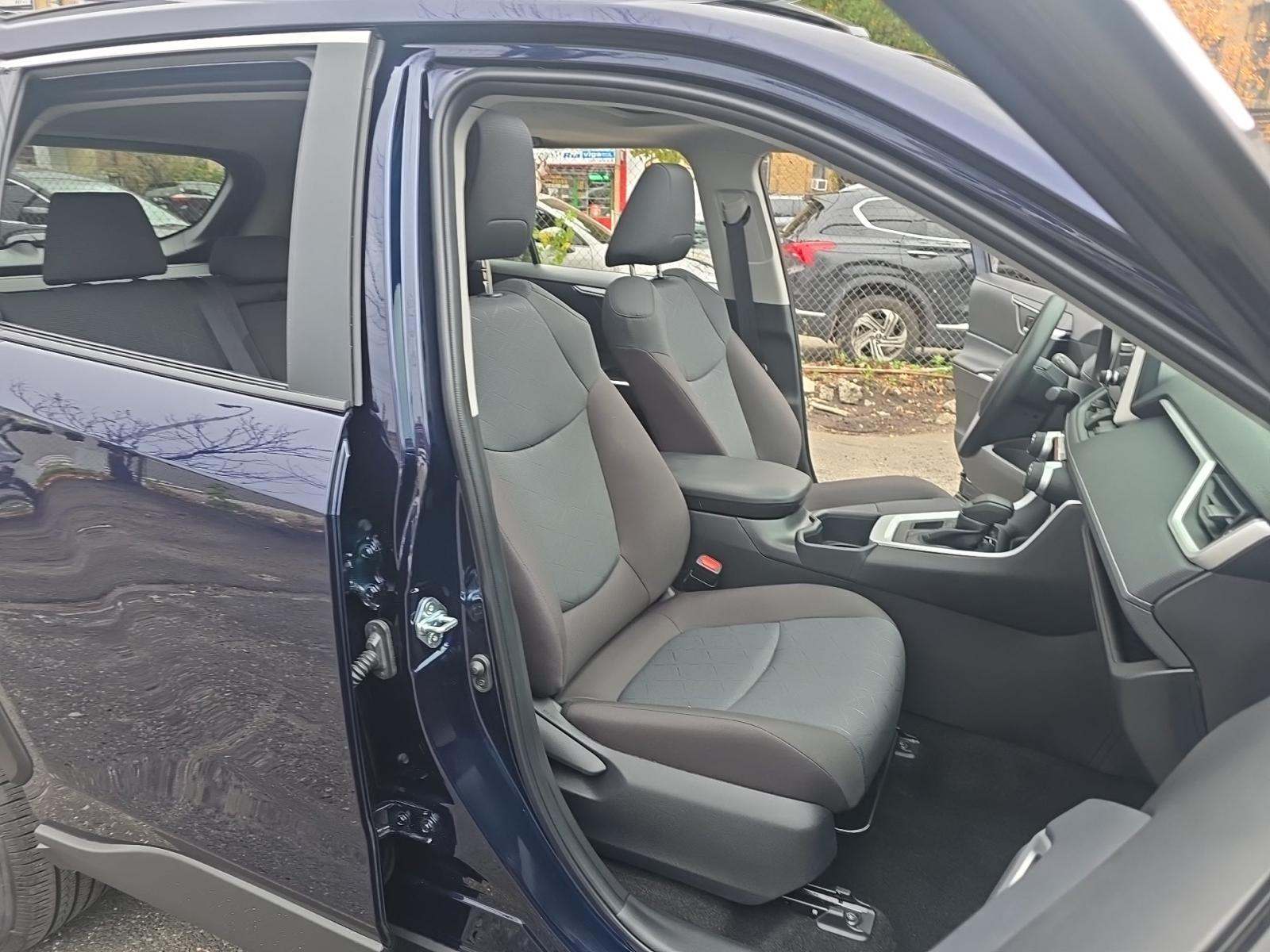 2025 Toyota RAV4 XLE AWD