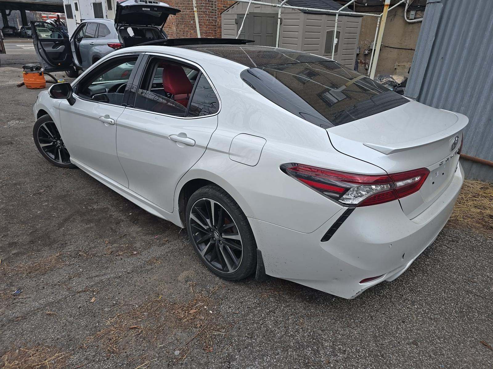 2018 Toyota Camry XSE FWD