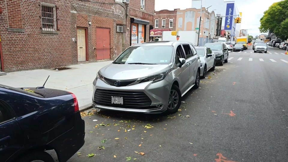 2022 Toyota Sienna XLE 8-Passenger 120.5