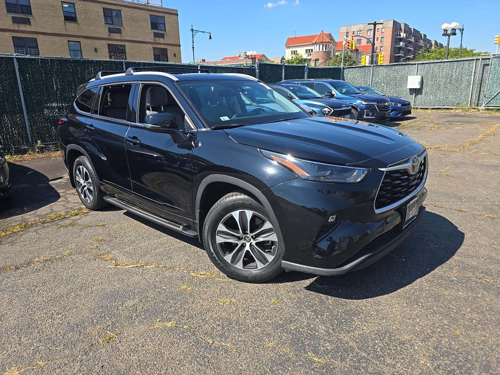 2022 Toyota Highlander XLE AWD