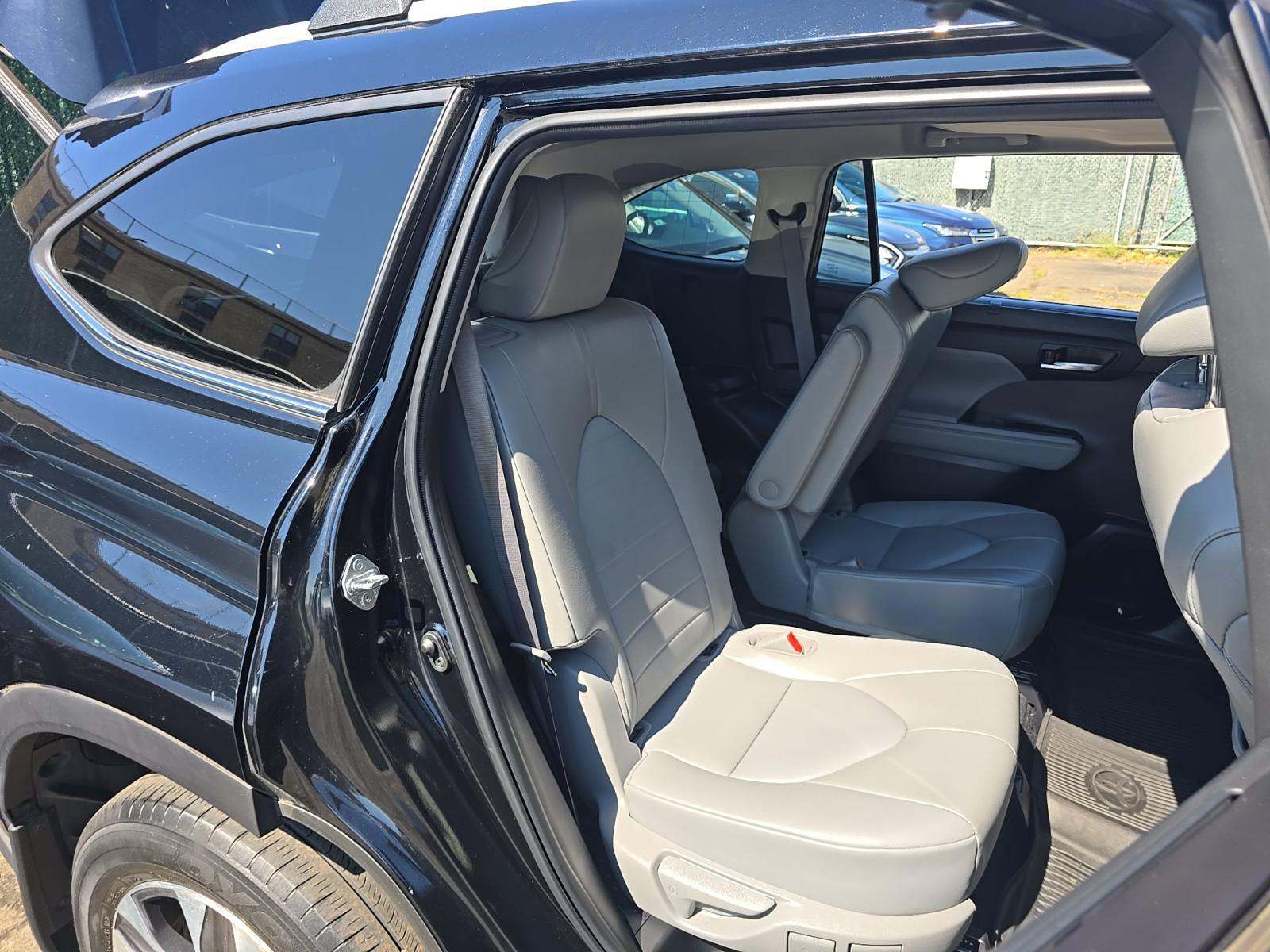 2022 Toyota Highlander XLE AWD