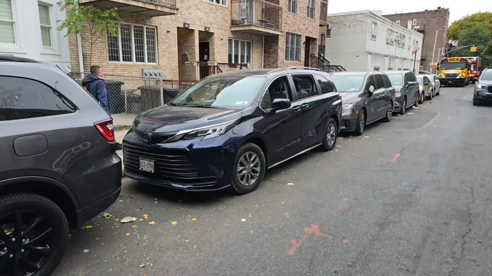 2023 Toyota Sienna LE 8-Passenger 120.5