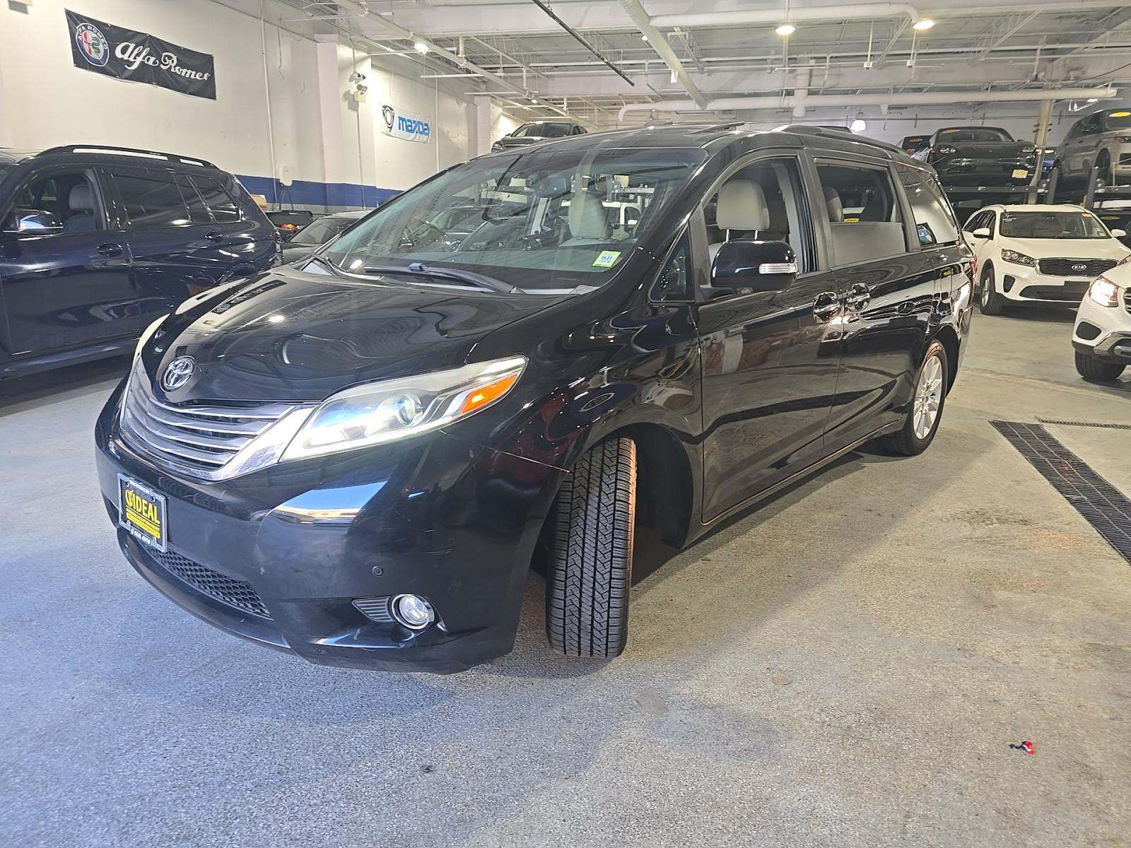 TOYOTA SIENNA - 1