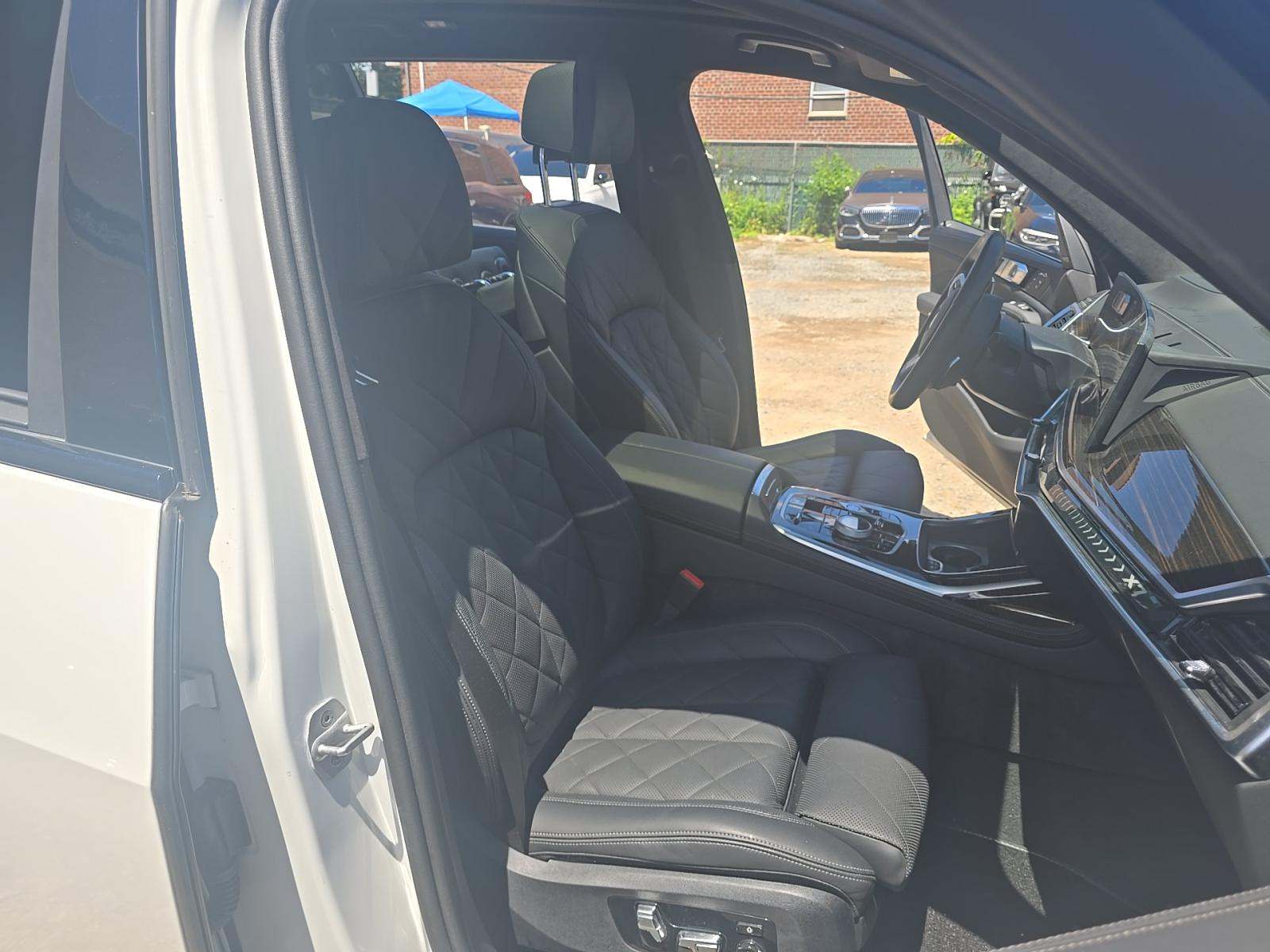2025 BMW X7 xDrive40i AWD