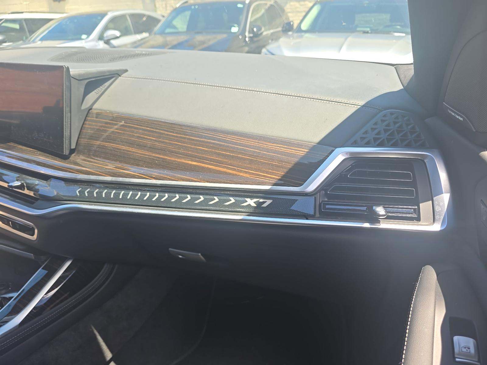 2025 BMW X7 xDrive40i AWD