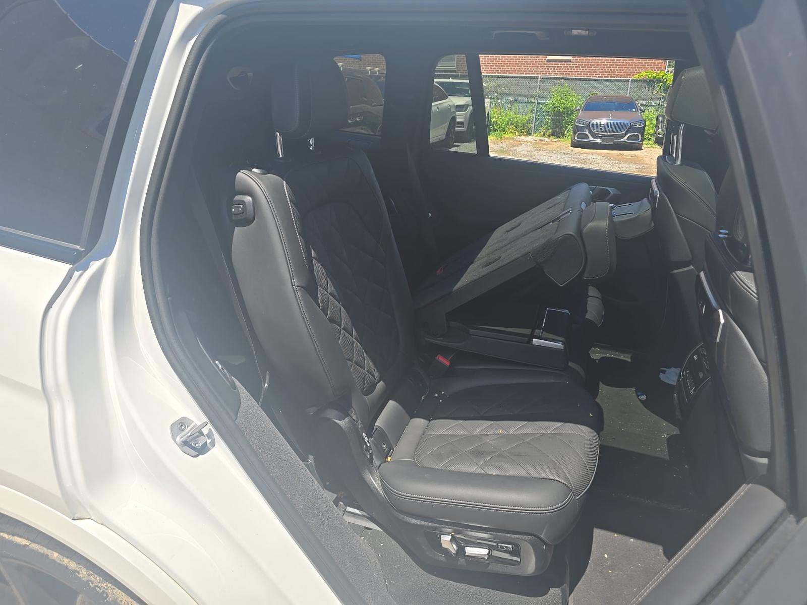 2025 BMW X7 xDrive40i AWD