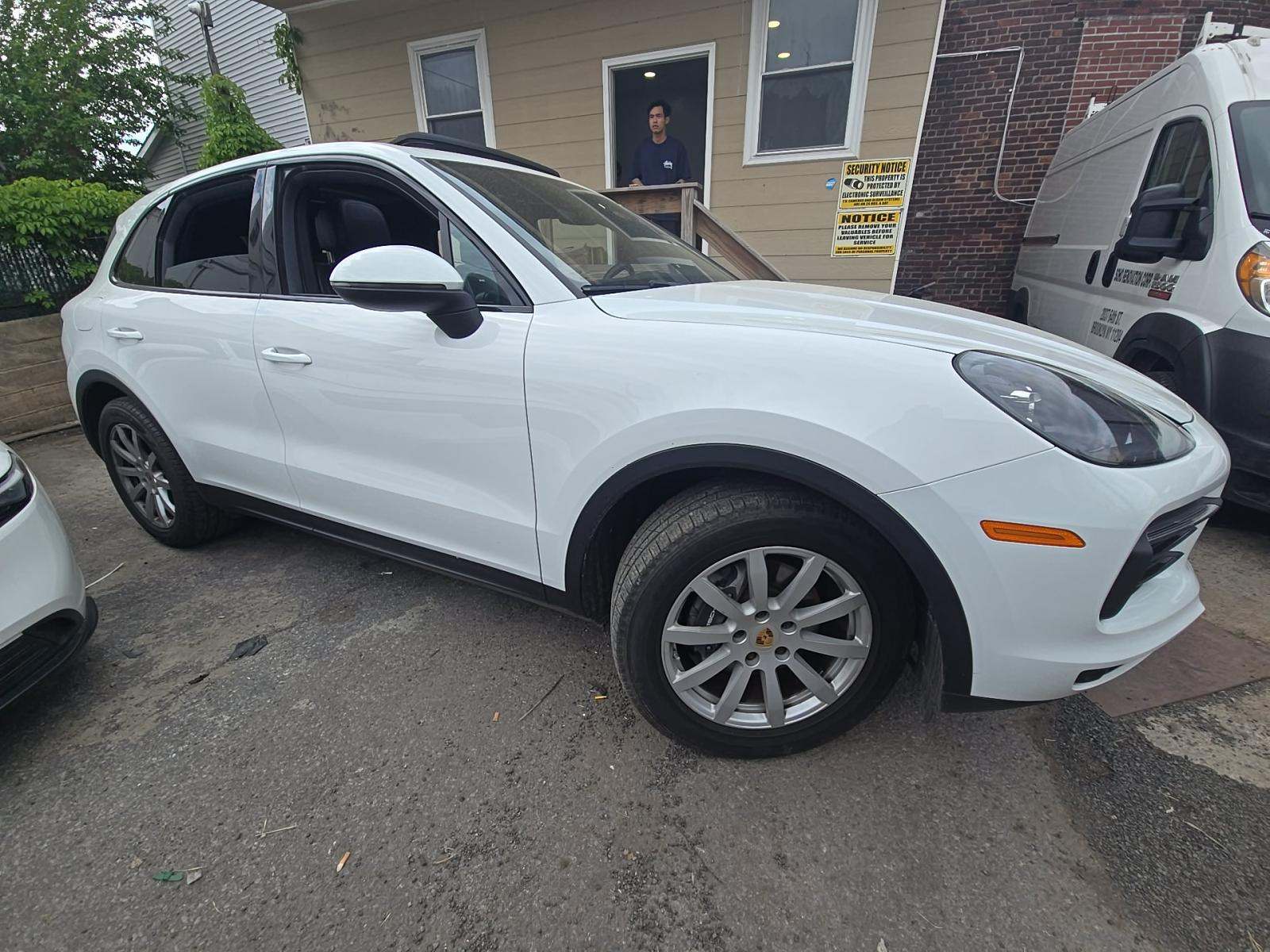 PORSCHE CAYENNE - 4