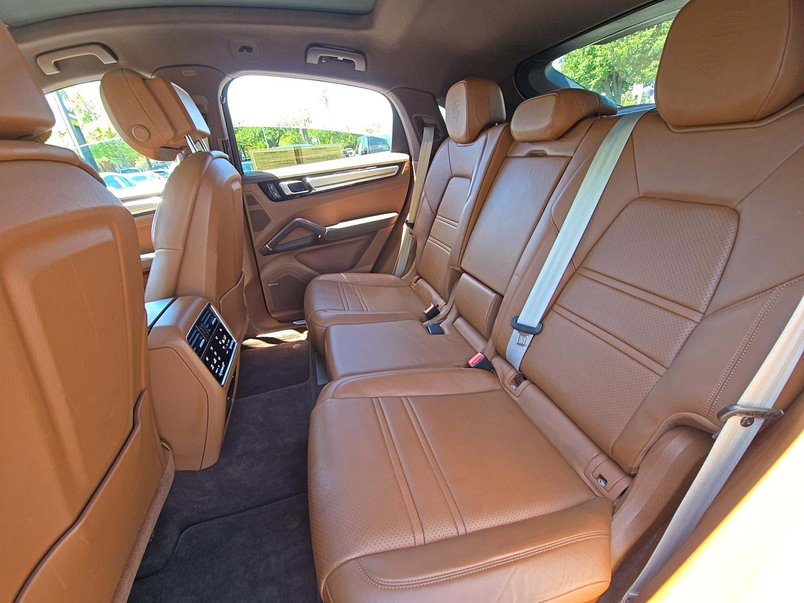 PORSCHE CAYENNE - 9
