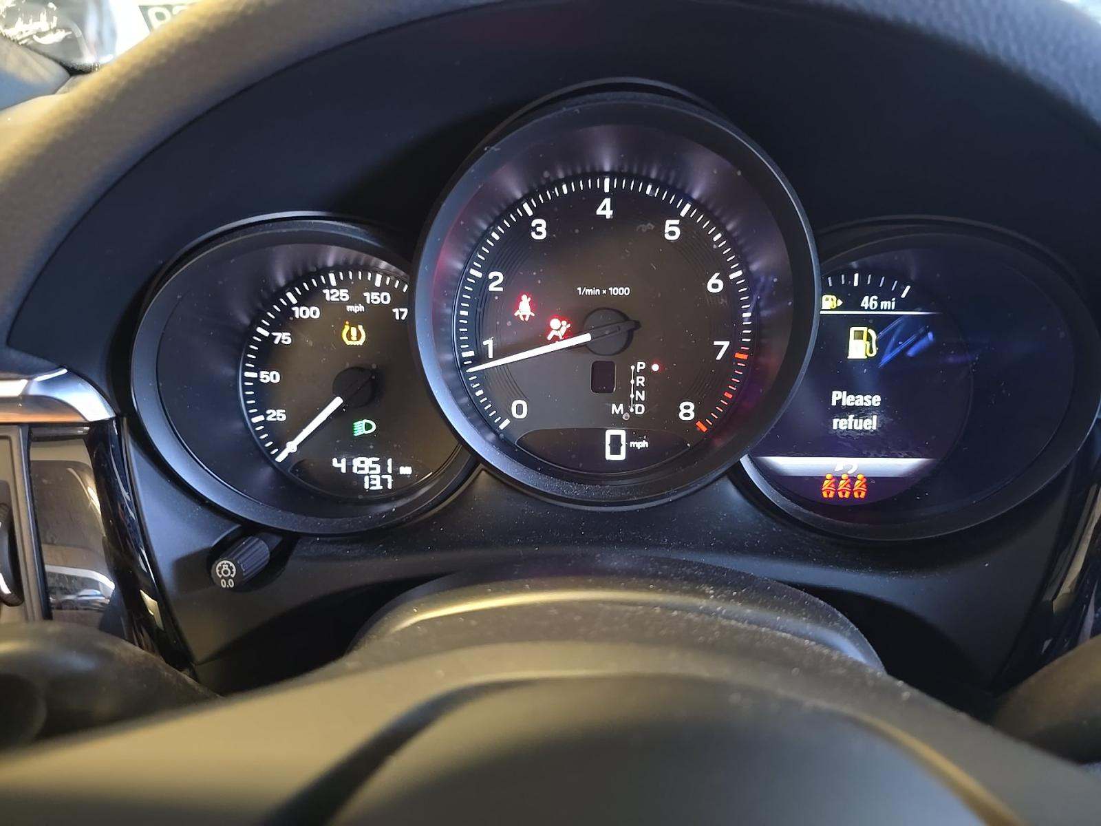 2022 Porsche Macan Base AWD