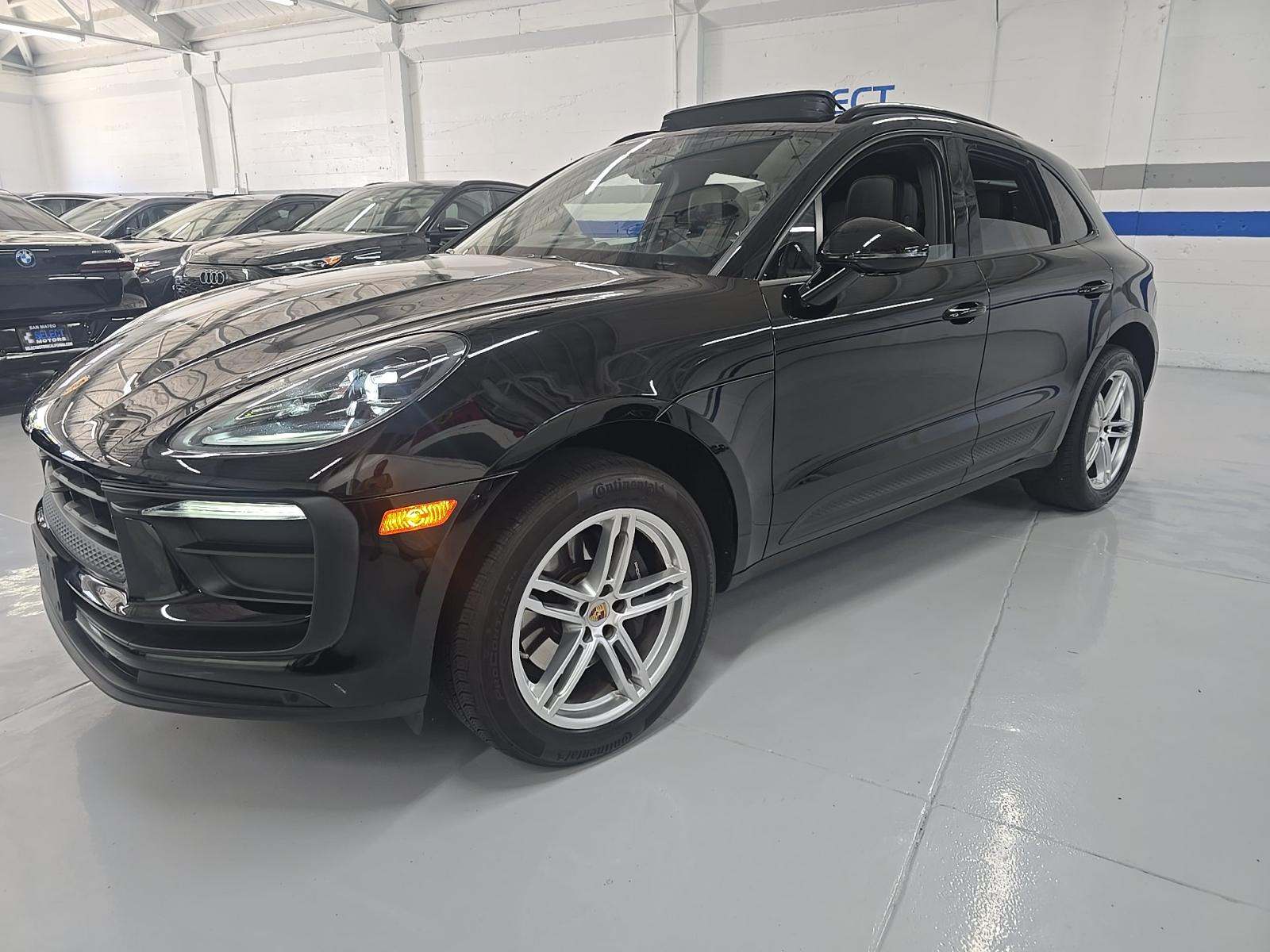 2023 Porsche Macan Base AWD