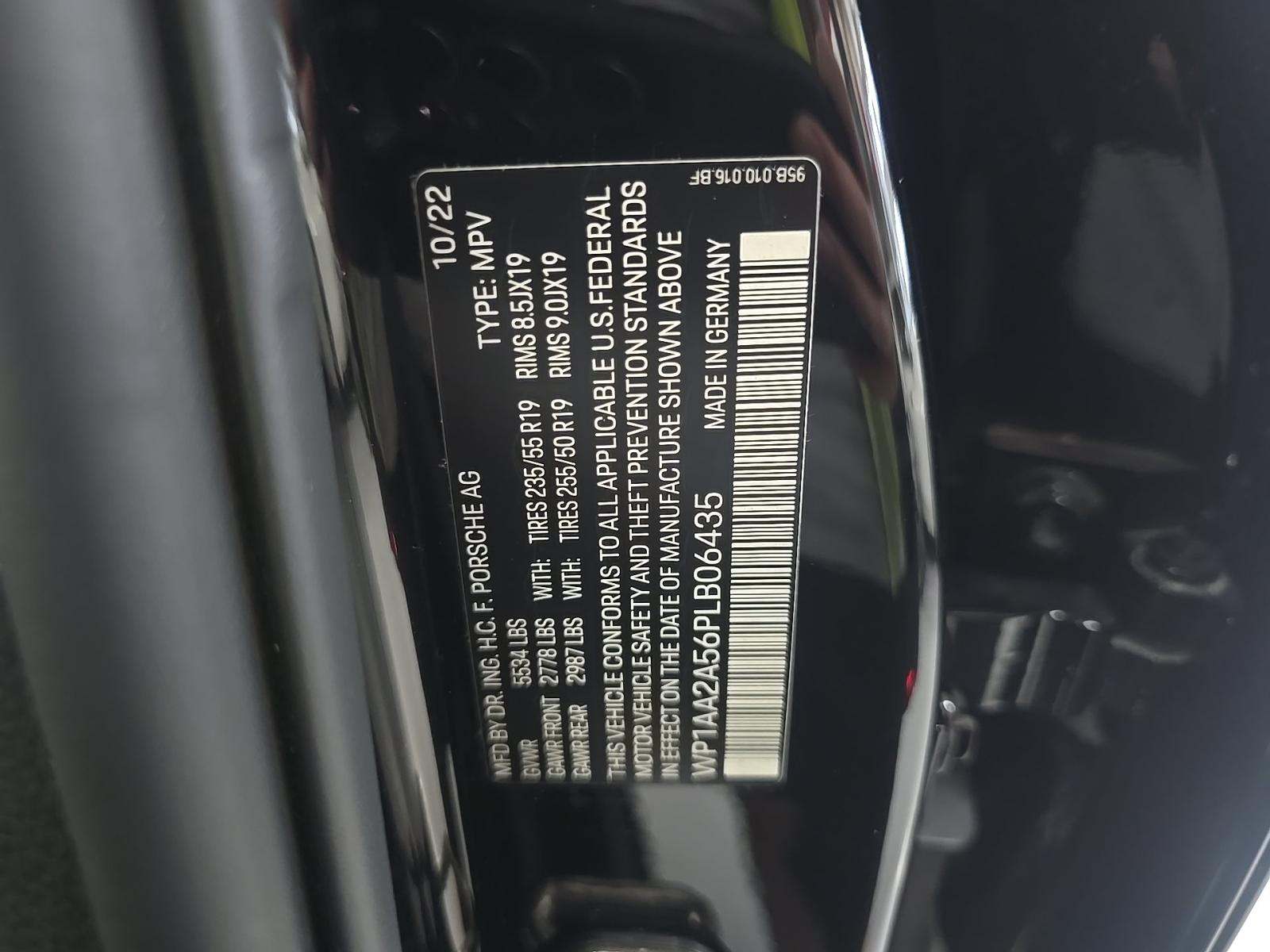 2023 Porsche Macan Base AWD