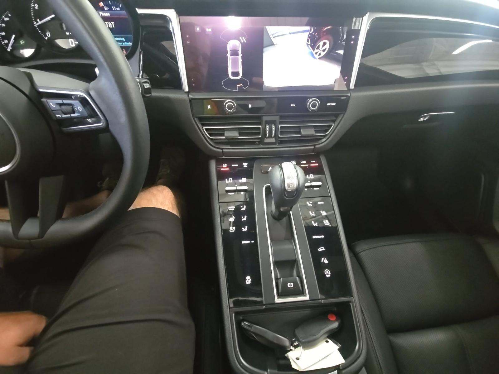 2023 Porsche Macan Base AWD