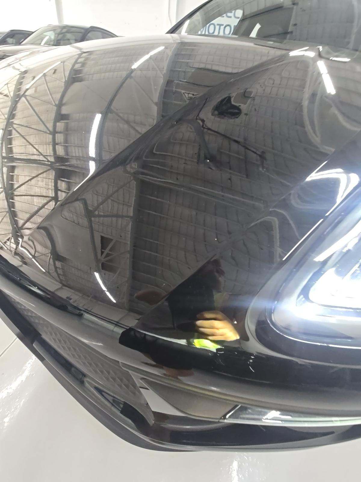 2023 Porsche Macan Base AWD