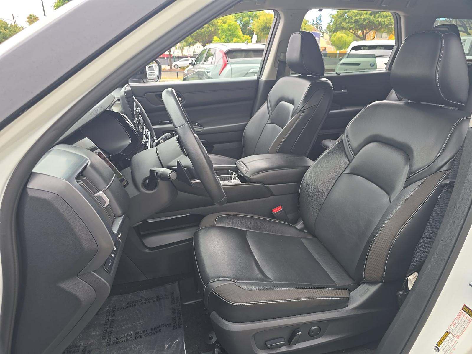 2023 Nissan Pathfinder SL FWD