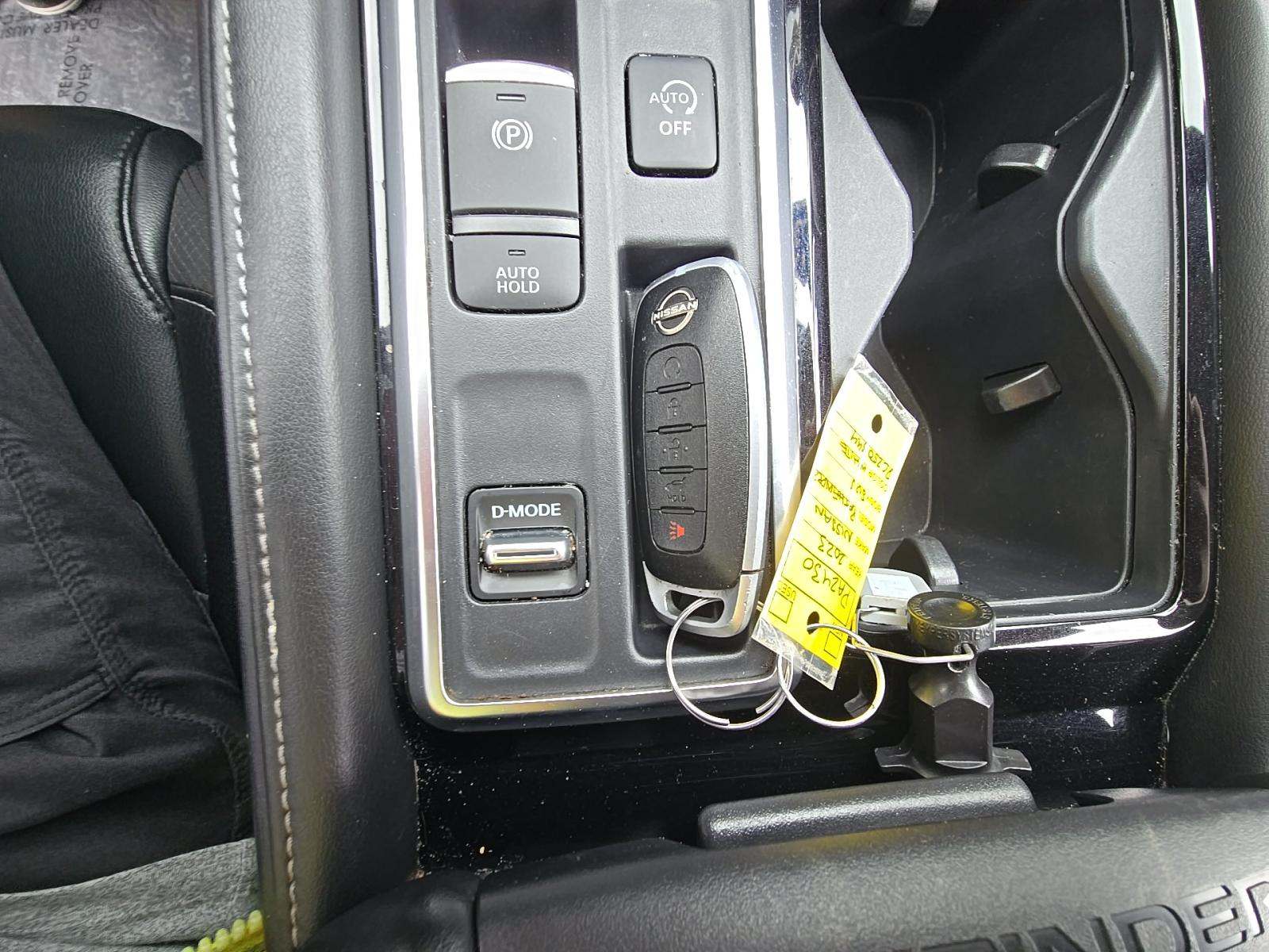 2023 Nissan Pathfinder SL FWD