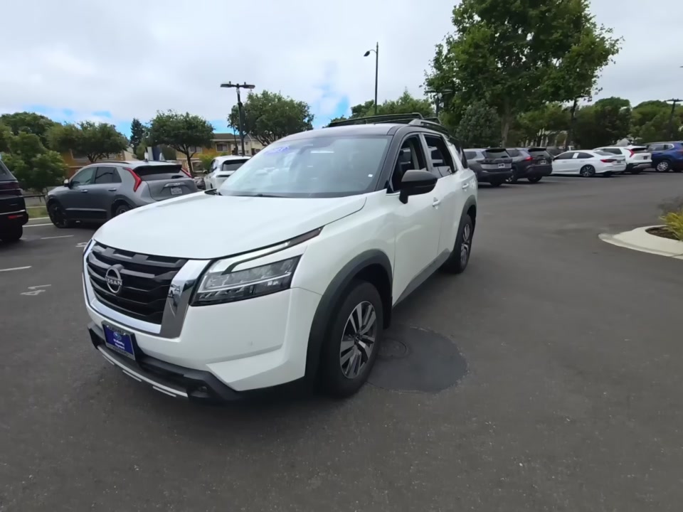 2023 Nissan Pathfinder SL FWD