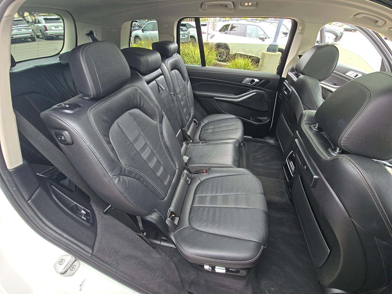 2022 BMW X7 xDrive40i AWD