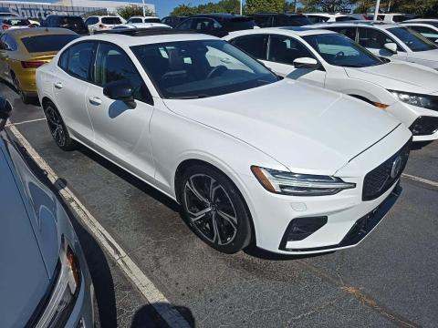 2024 Volvo S60 B5 Core FWD