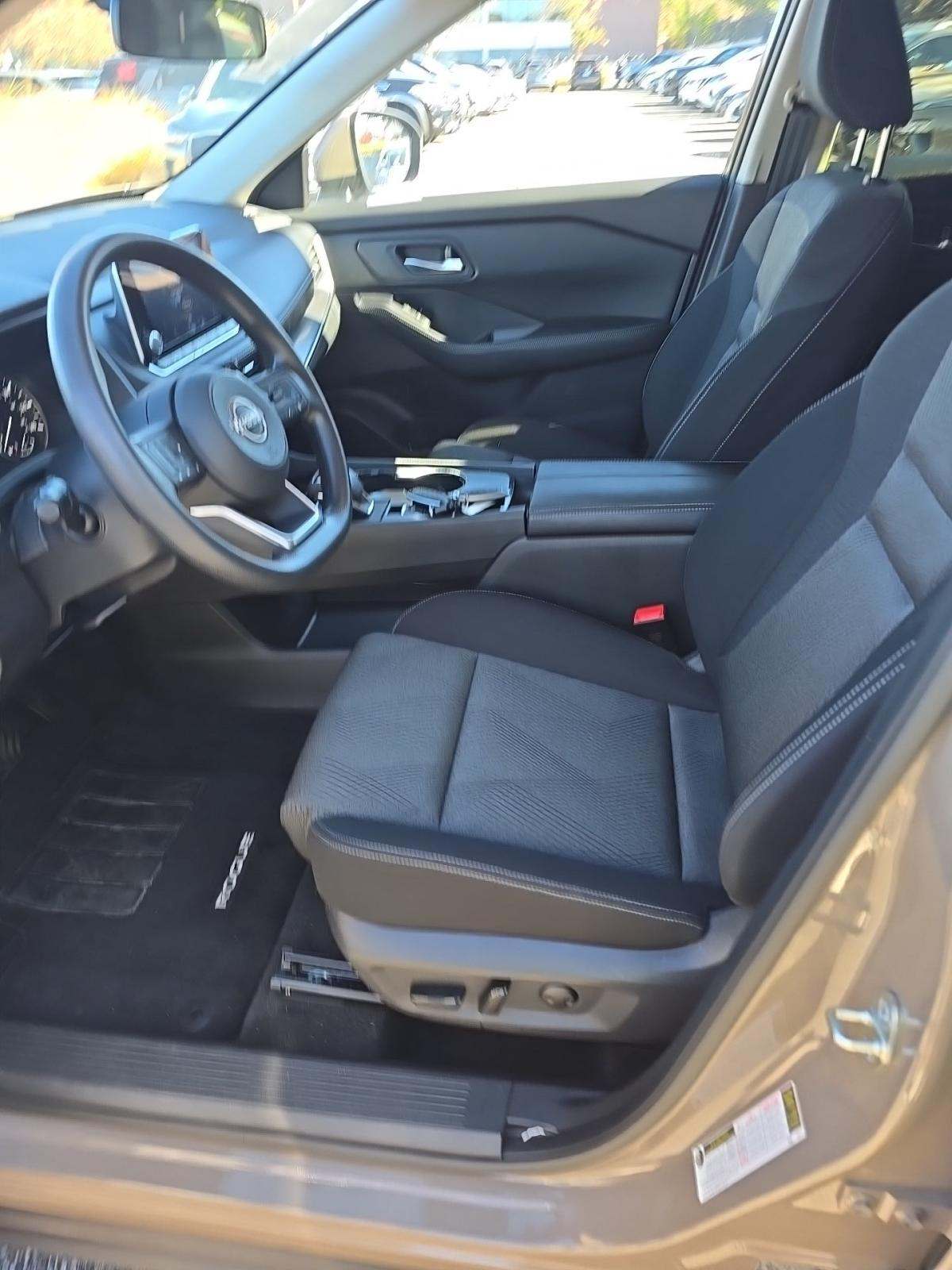 2024 Nissan Rogue SV FWD