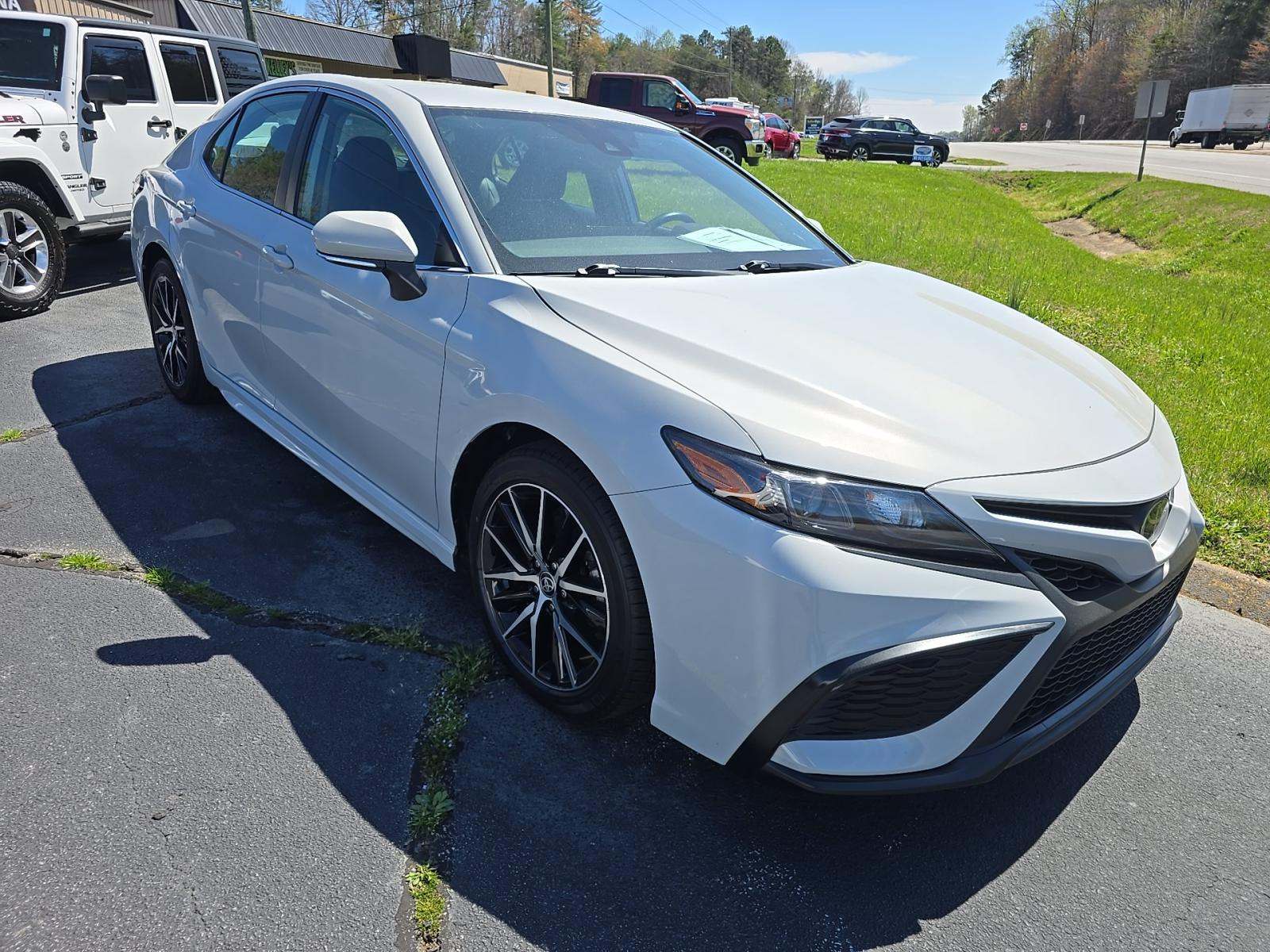 2023 Toyota Camry SE FWD
