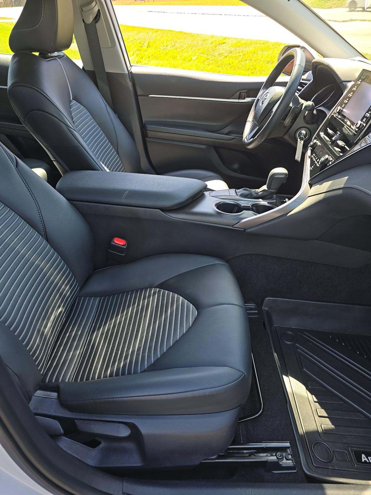 2023 Toyota Camry SE FWD