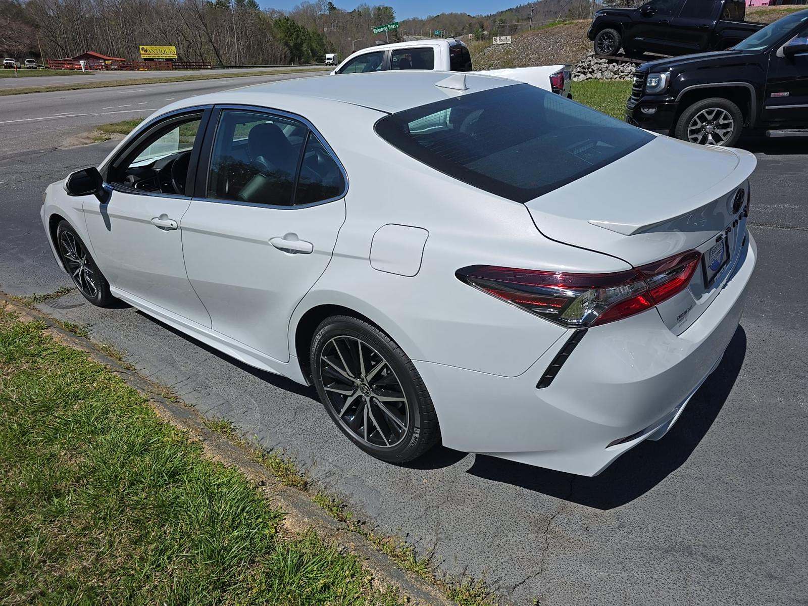 2023 Toyota Camry SE FWD