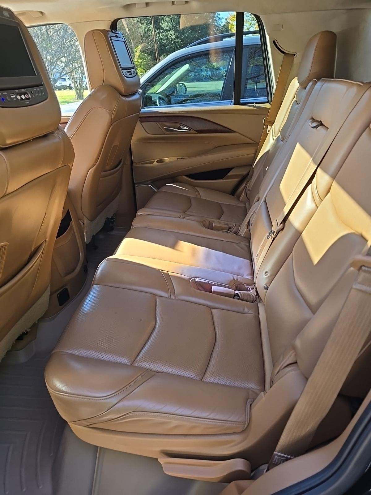 2016 Cadillac Escalade Platinum RWD